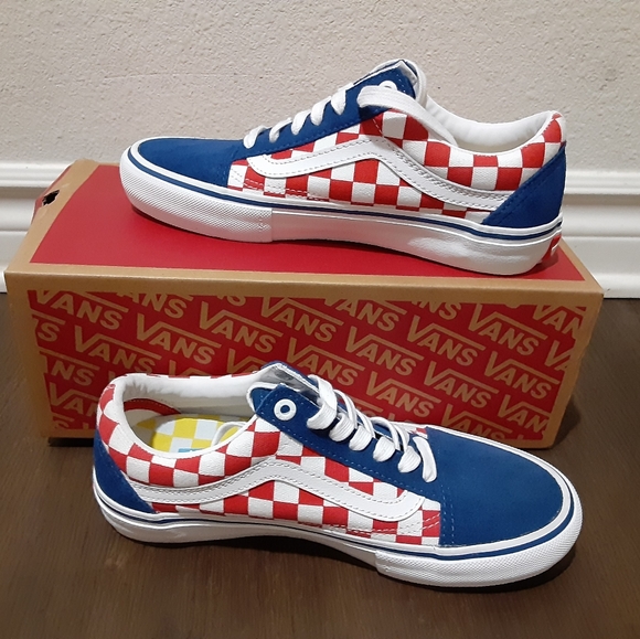Vans - Picture 3 of 4